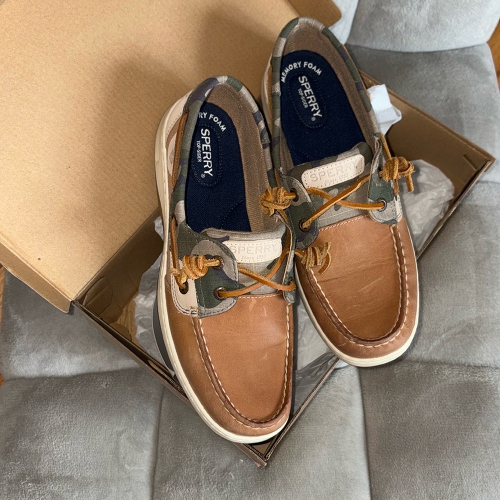 Tan/Camo Sperrys